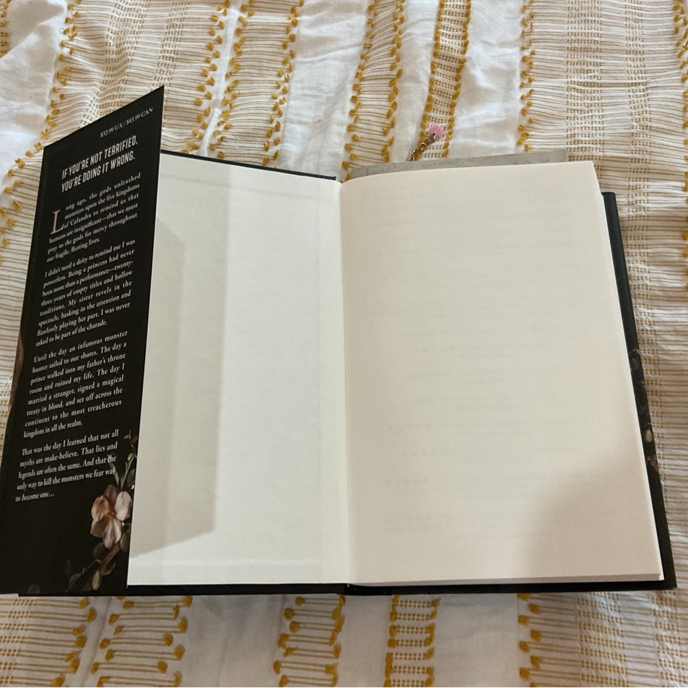 Shield of sparrows (Hardcover) - Picture 3 of 5